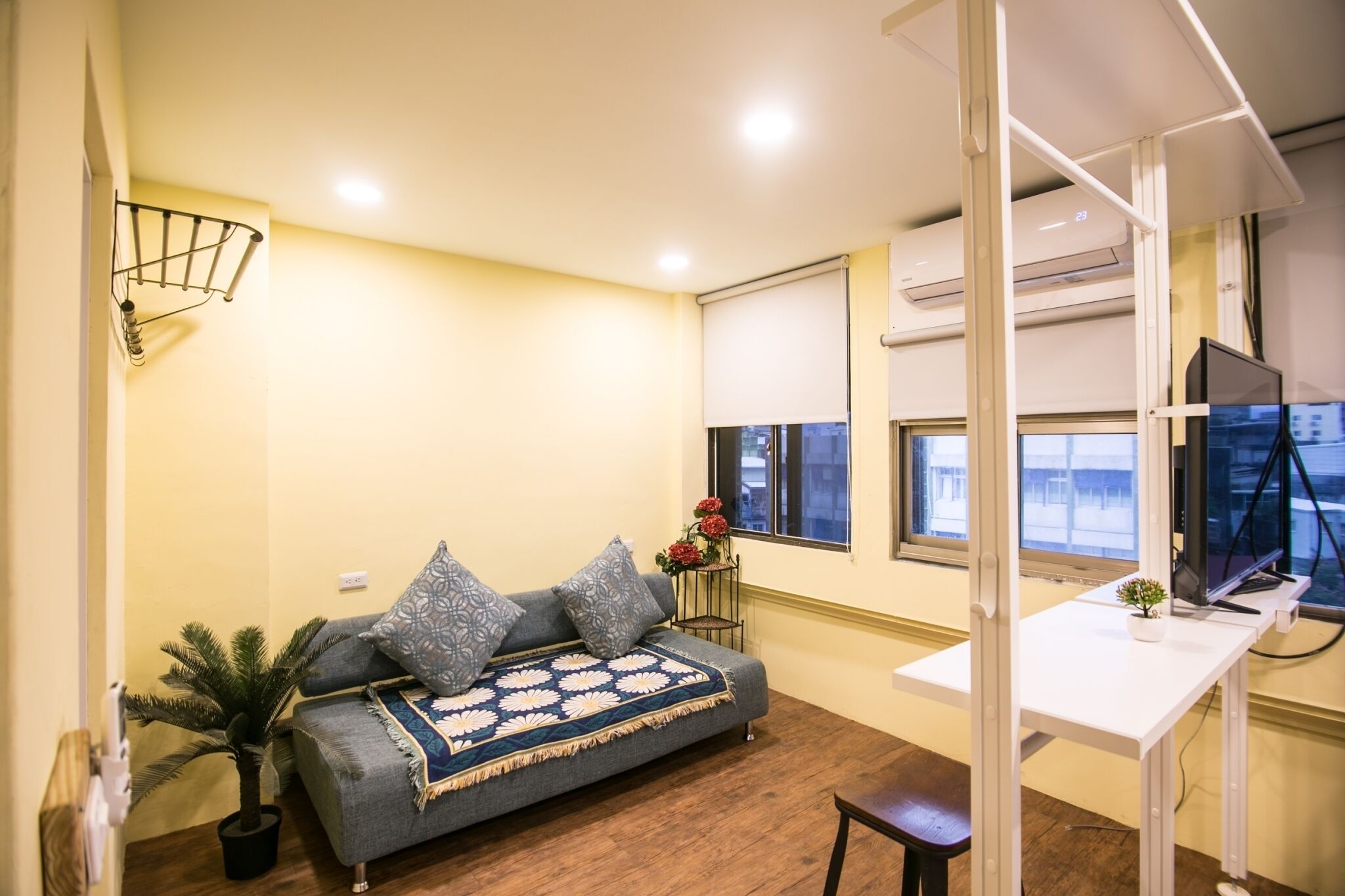 family suite, 4 bedrooms | city view