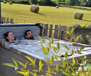 Outdoor treatment area, massages - Chambres d'hôtes & Spa La Villa des Raspes - Adults Only (Viala-du-Tarn)