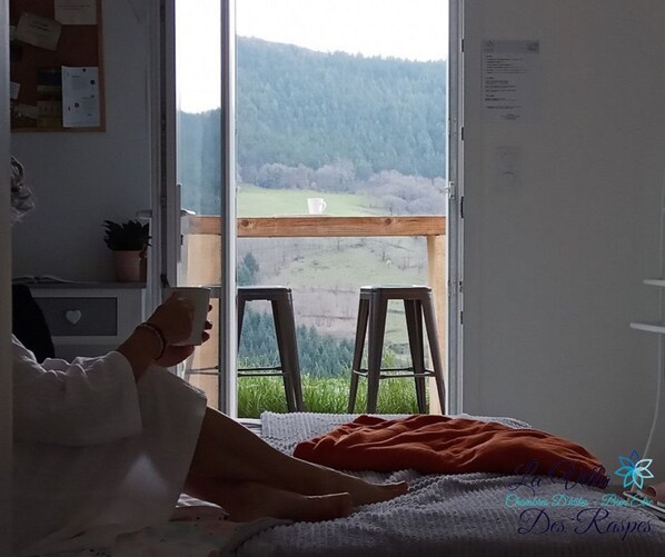 Comfort Double Room (Chambre d'horzals) | Premium bedding, memory foam beds, desk, soundproofing