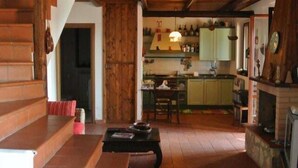 Interior entrance - B&B Casale Roshlee (Gualdo Cattaneo)