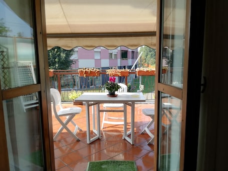 Terrace/patio. B&B Luna