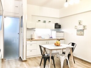 Apartment, 2 Schlafzimmer, Nichtraucher, Stadtblick | Eigene Küche