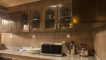 Apartemen Keluarga, 2 kamar mandi | Dapur pribadi | Lemari es besar, microwave, oven, dan kompor