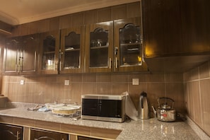 Family Apartment, 2 Bathrooms | Private kitchen
