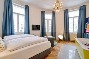 Premium-sengetøj, dundyner, minibar, individuelt design