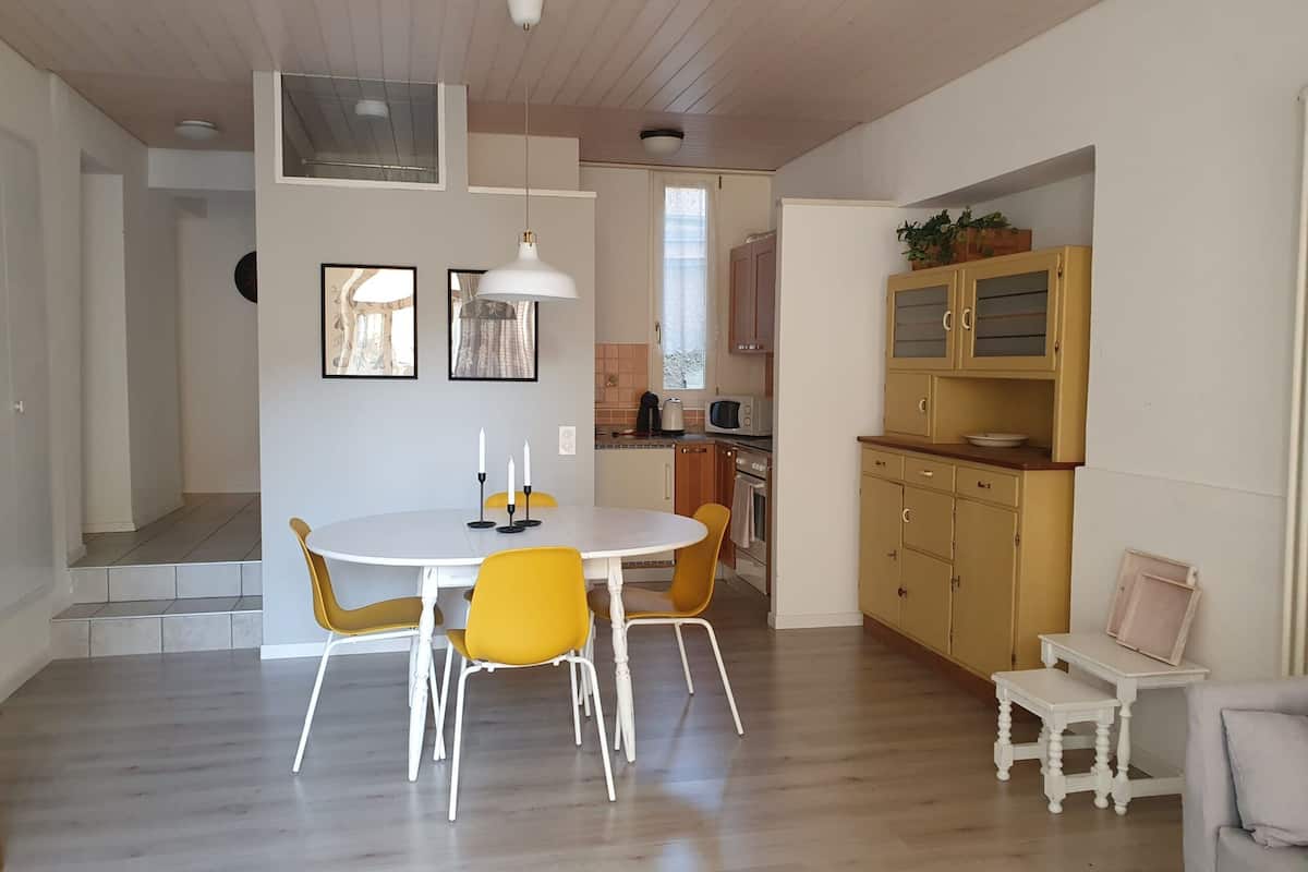 Appartamento, 2 camere da letto (Rose 1) | Area soggiorno | TV