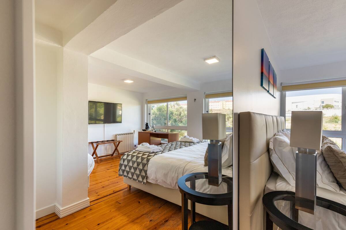 Double Room, Shared Bathroom (8)