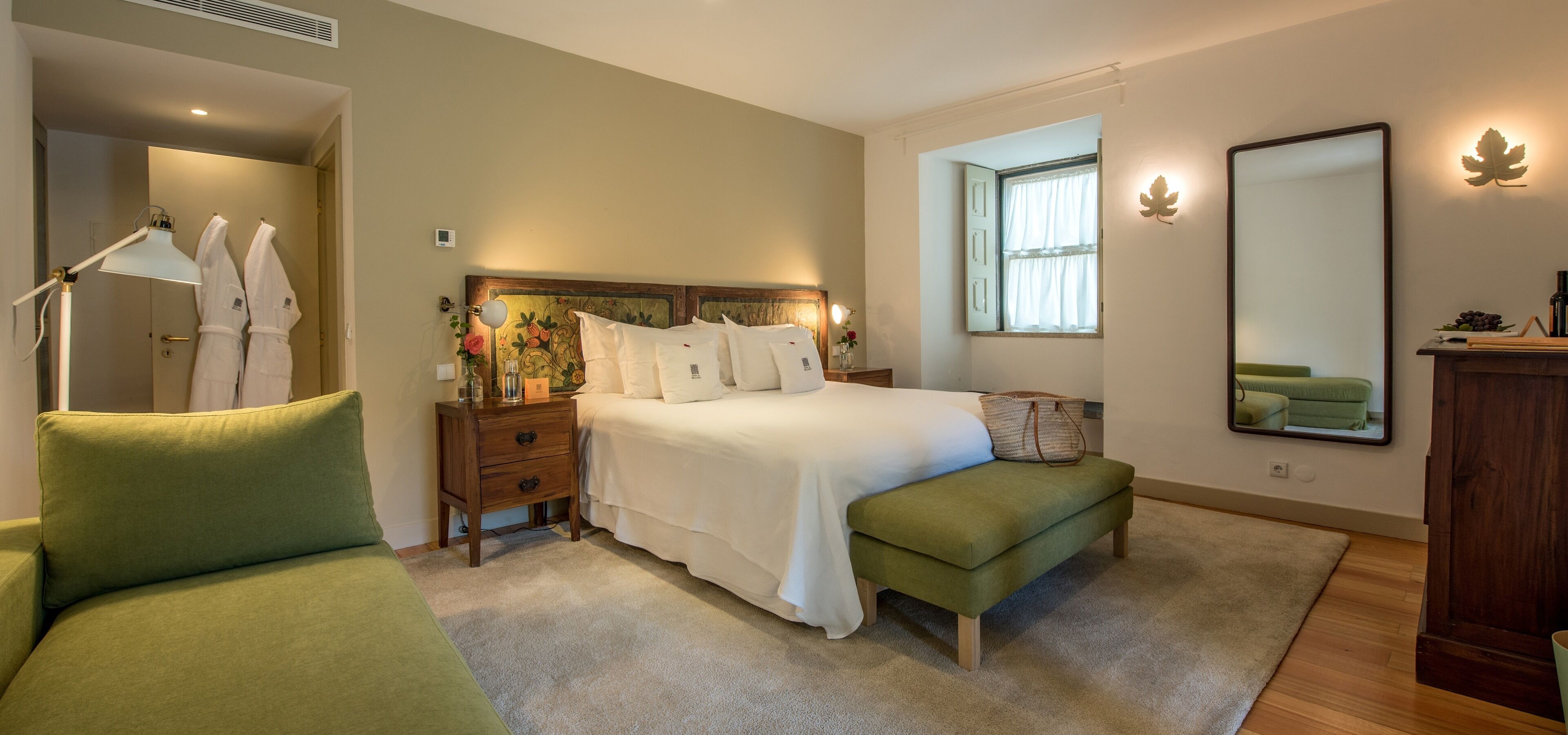 Coffres-forts dans les chambres, chambres insonorisées, Wi-Fi gratuit