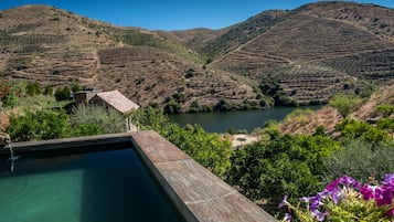 华丽双人房或双床房, 阳台, 河景 | 水景