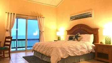 Egyptian cotton sheets, premium bedding, minibar, individually decorated