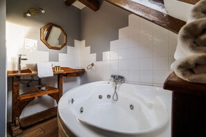 Double Room, Jetted Tub | Bathroom