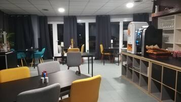 Daily buffet breakfast (EUR 7.9 per person)