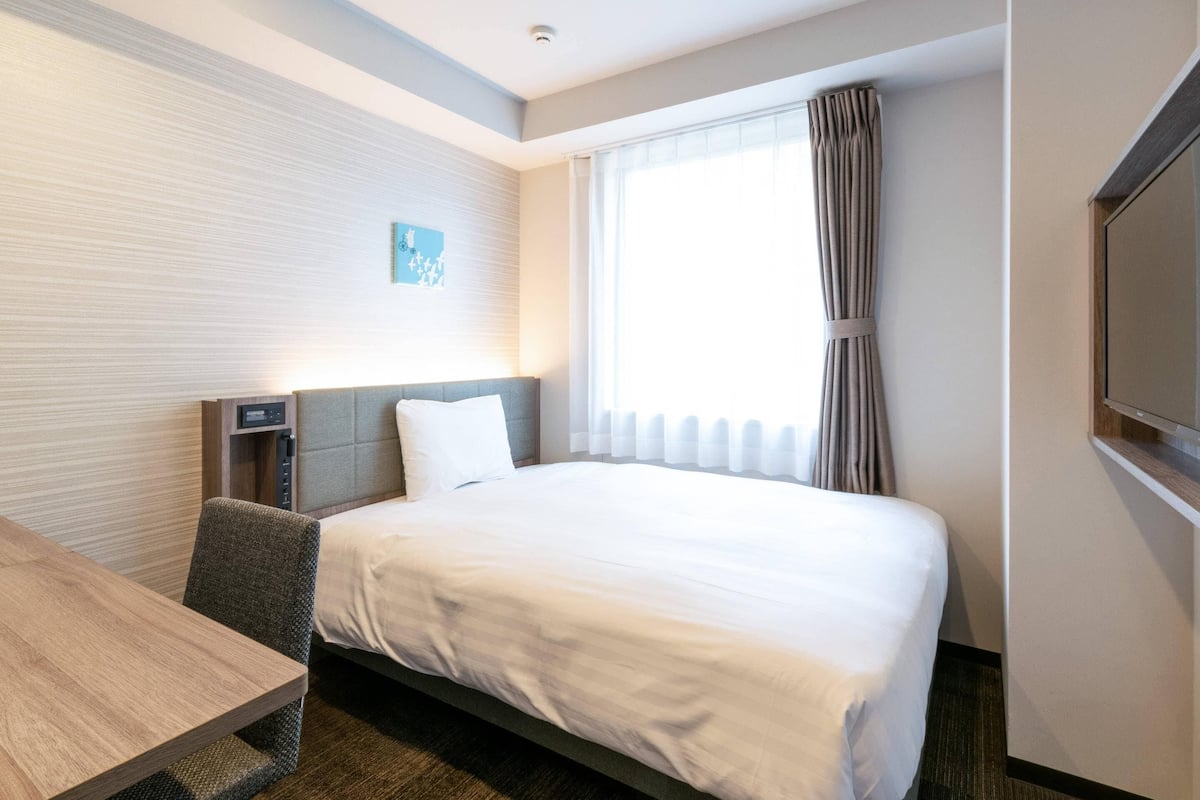 Quarto standard, 1 cama de casal, para não fumantes | Roupas de cama premium, cofres nos quartos, escrivaninha