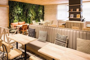 Dining - Comfort Hotel Nagoya Shinkansenguchi (Nagoya)