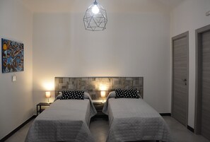 Desk, soundproofing, free cots/infant beds, free WiFi - Casa dei Nonni (Genoa)