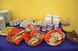 Daily buffet breakfast for a fee - Centrum Natury Beskid (Szczyrk)