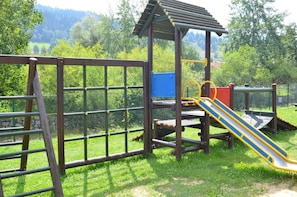 Children’s play area – outdoor - Centrum Natury Beskid (Szczyrk)