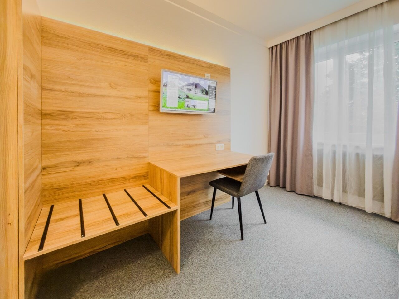 Standard Double Room | Desk, laptop workspace, soundproofing, free WiFi