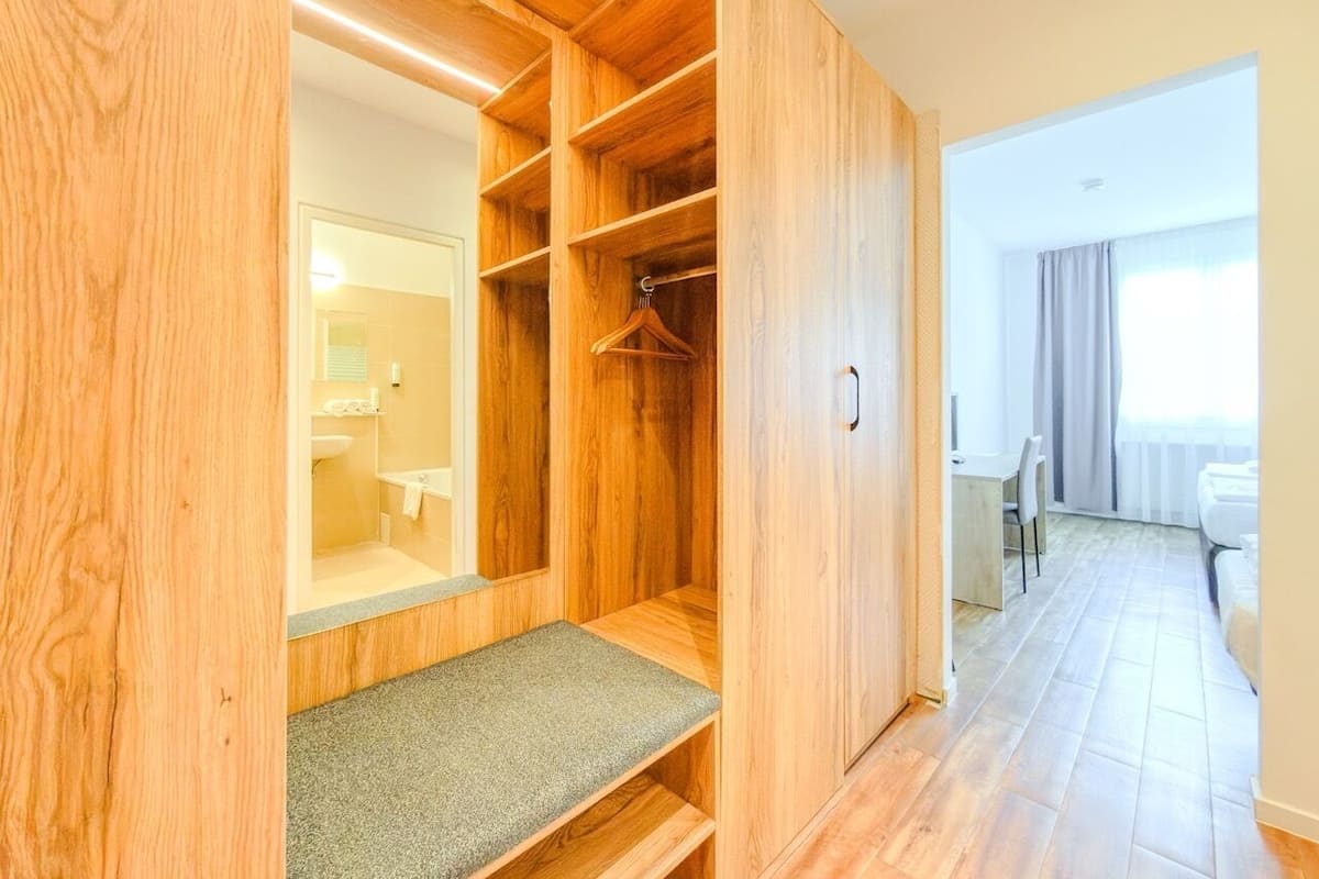 Classic Double Room, Garden View | Desk, laptop workspace, soundproofing, WiFi (free)