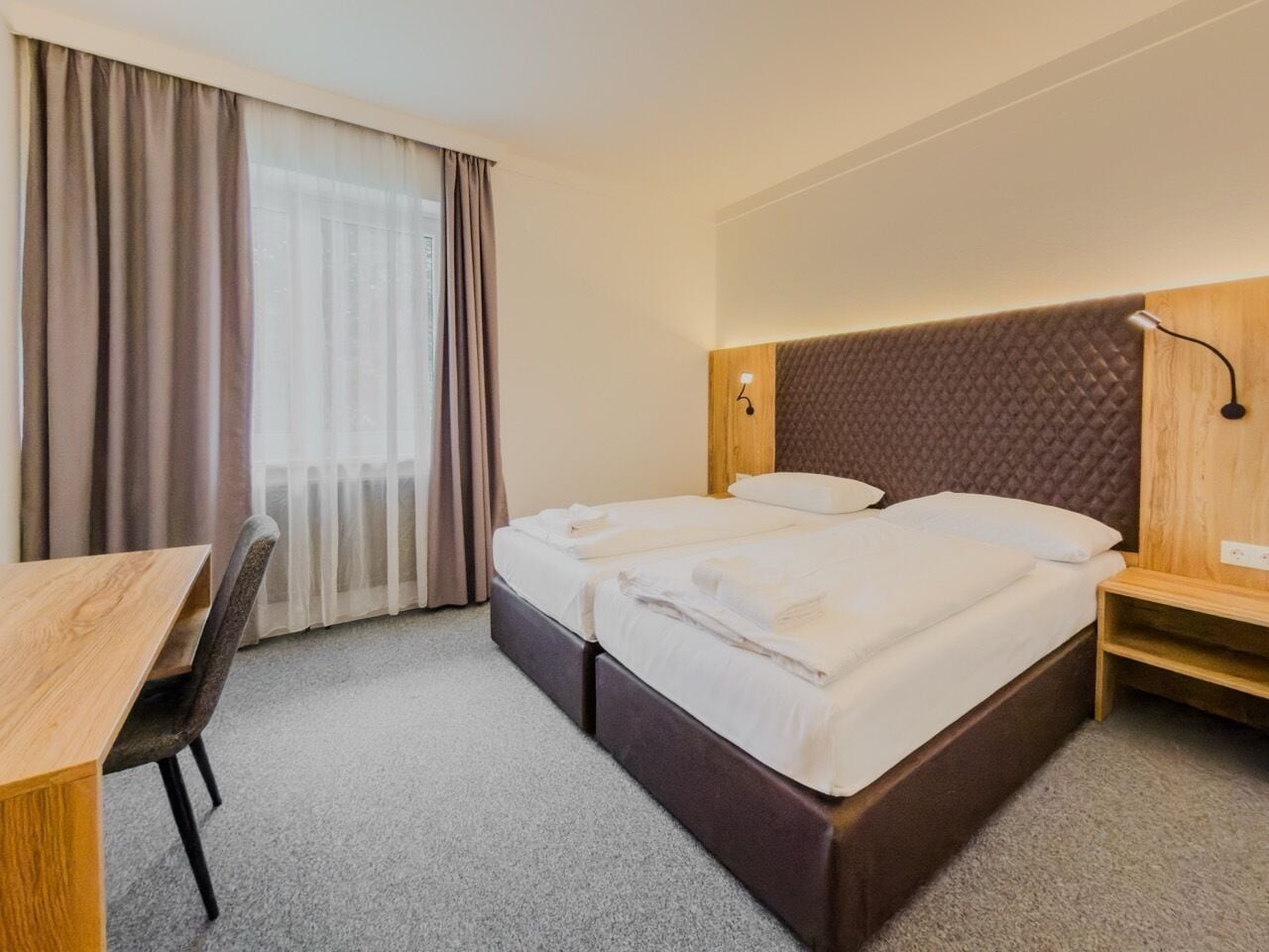 Soundproofing, free WiFi, bed sheets