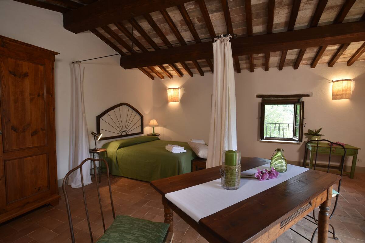 Individually furnished, cots/infant beds, free WiFi, bed sheets