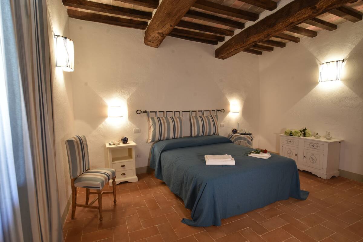 Individually furnished, cots/infant beds, free WiFi, bed sheets