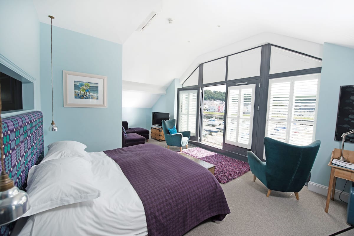 1 bedroom, individually decorated, iron/ironing board, free WiFi