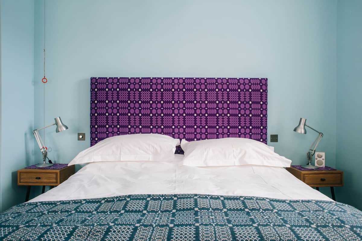 1 bedroom, individually decorated, iron/ironing board, free WiFi
