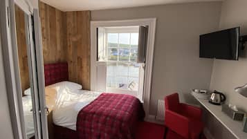 JOHN PIERCE | 1 bedroom, individually decorated, iron/ironing board, free WiFi