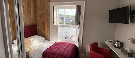 JOHN PIERCE | 각각 다른 스타일의 인테리어, 다리미/다리미판, 무료 WiFi, 침대 시트