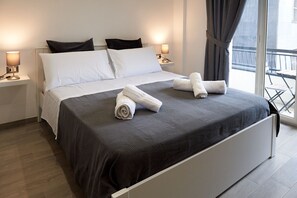 Bureau, chambres insonorisées, lits bébé (en supplément)