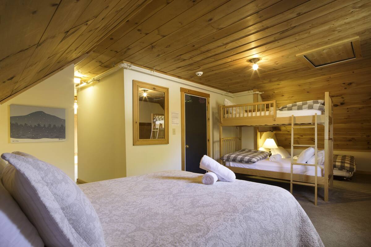 Family Room (6) | Egyptian cotton sheets, premium bedding, memory-foam beds