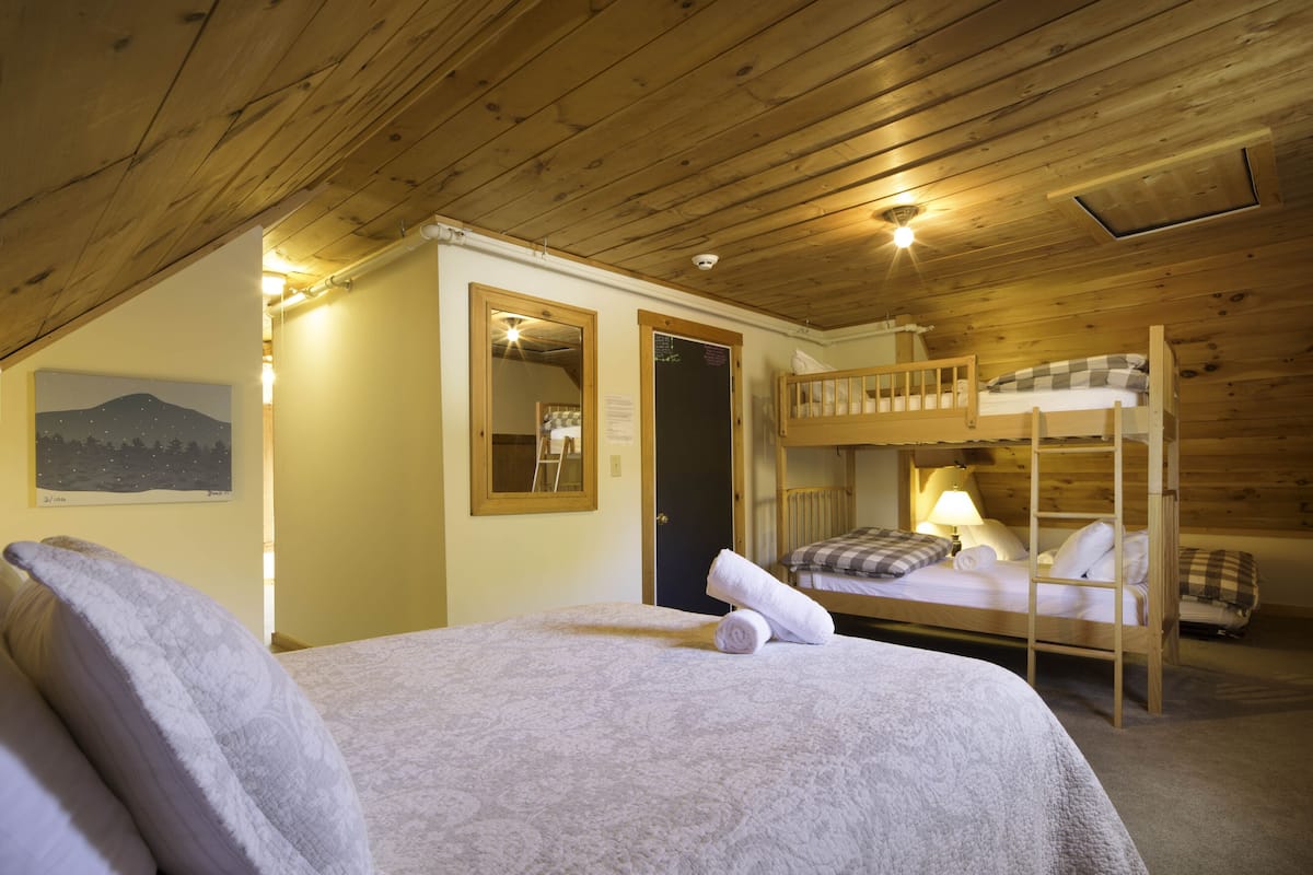 Family Room (6) | 2 bedrooms, Egyptian cotton sheets, premium bedding, memory-foam beds