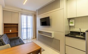 Superior Room | Living area | Flat-screen TV - Venice Park Hplus Long Stay (Guará)