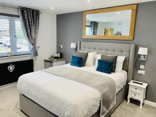 Deluxe-værelse - 1 kingsize-seng (202) | Allergivenligt sengetøj, skrivebord, arbejdsområde til bærbare computere