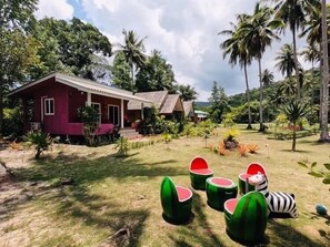 Exterior - Lee Red House (Ko Kood)