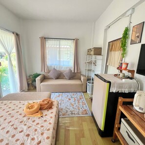 Room - Lee Red House (Ko Kood)