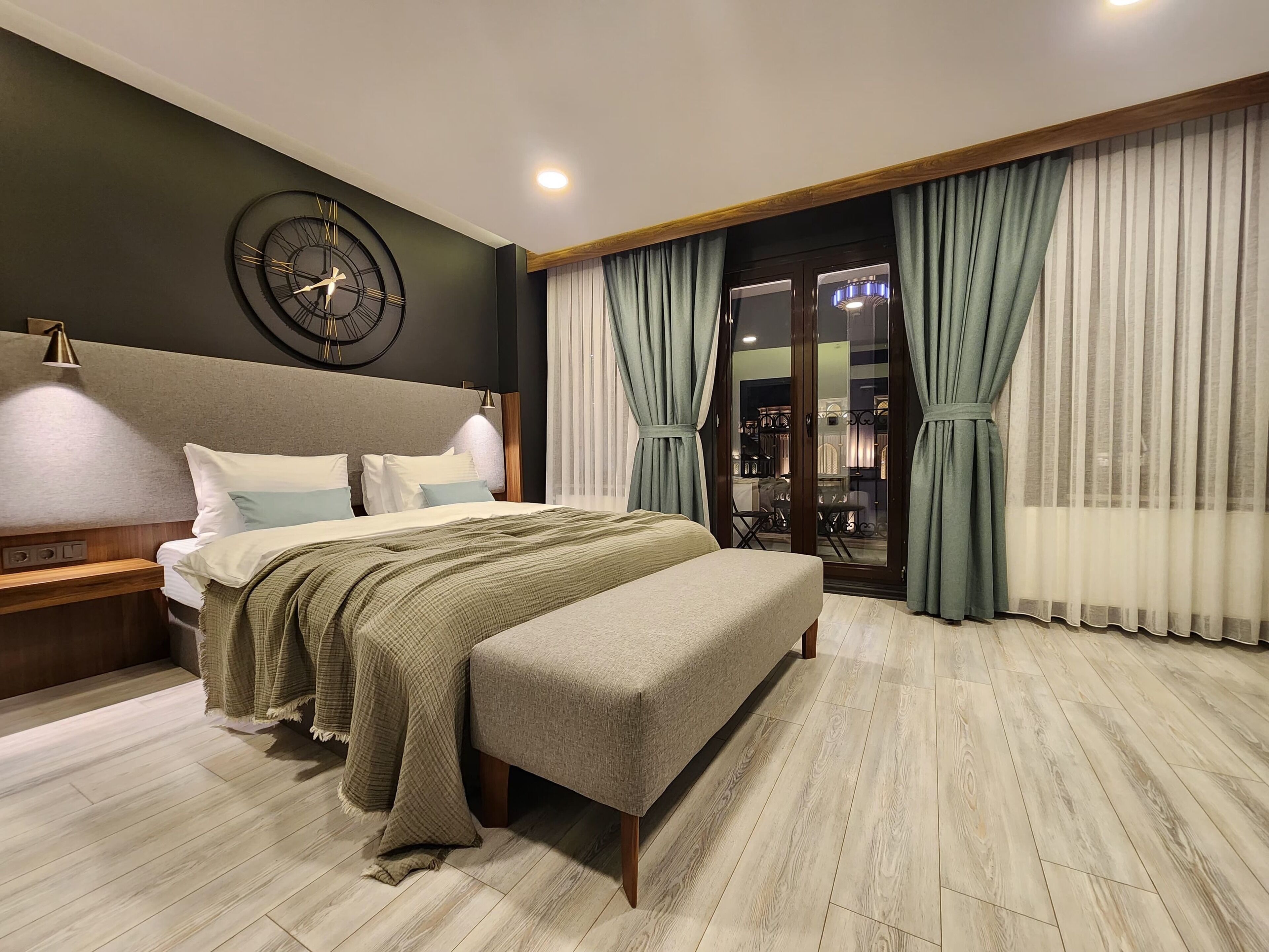 Panoramic Studio House With Balcony | Premium bedding, down comforters, pillowtop beds, minibar