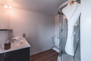 Bathroom - Les Voyageurs (Saint-Martin-la-Meanne)