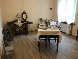 Desayuno bufé gratuito y diario