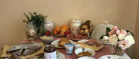 Tägliches inbegriffenes Frühstücksbuffet