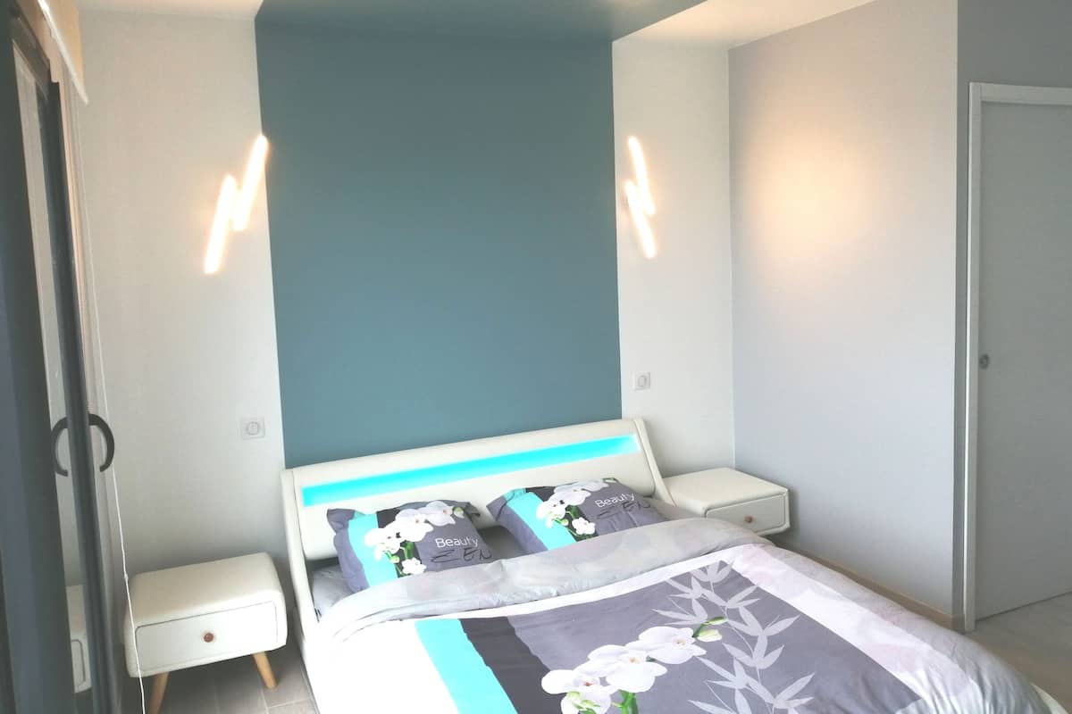 Memory-foam beds, individually decorated, individually furnished, desk