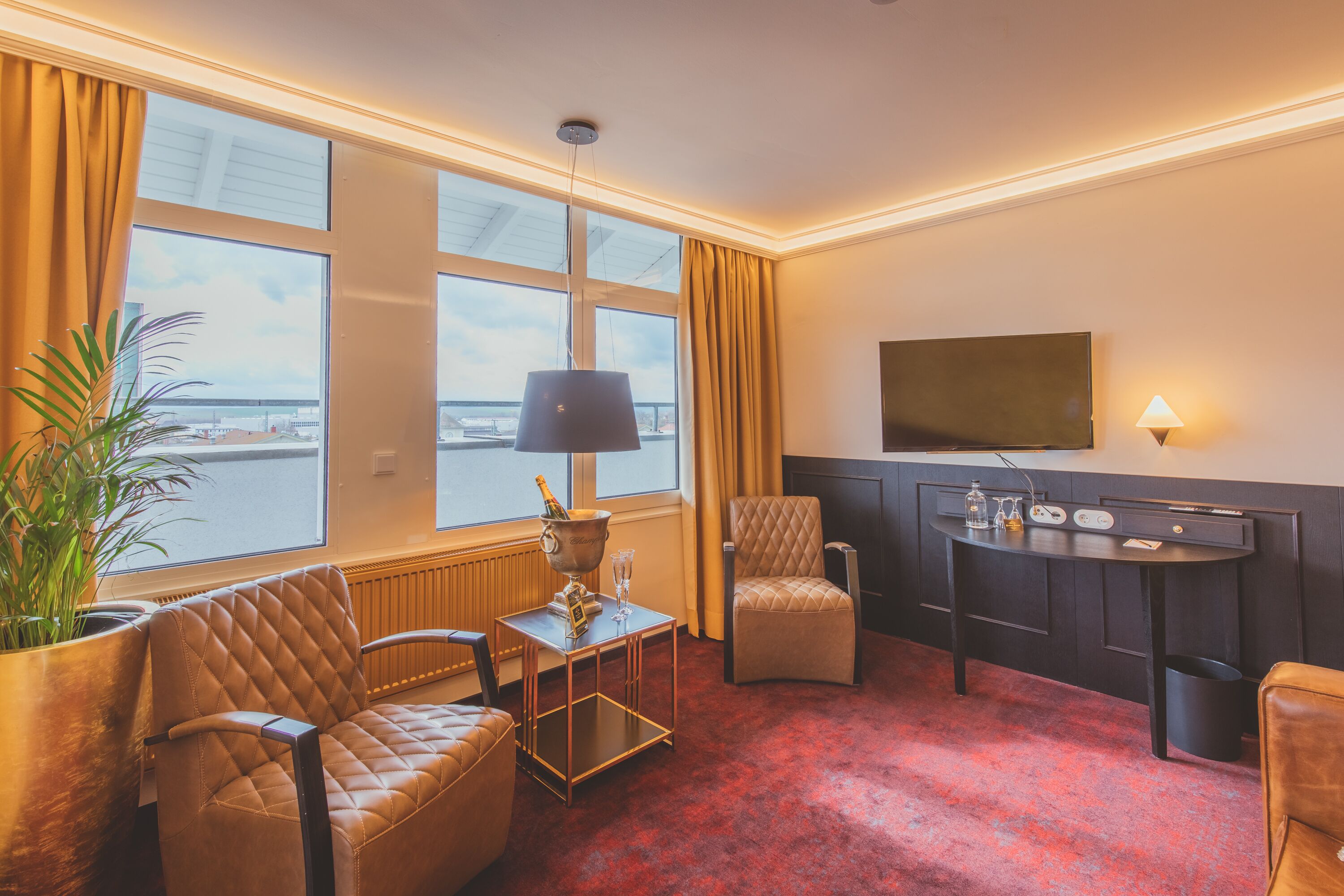 Suite | Living area | LED TV