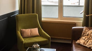 Suite | Ărea de sala de estar | TelevisiĂłn LED