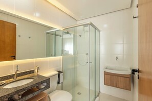 Deluxe Room | Bathroom