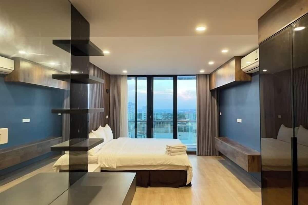 1 bedroom, minibar, in-room safe, individually decorated
