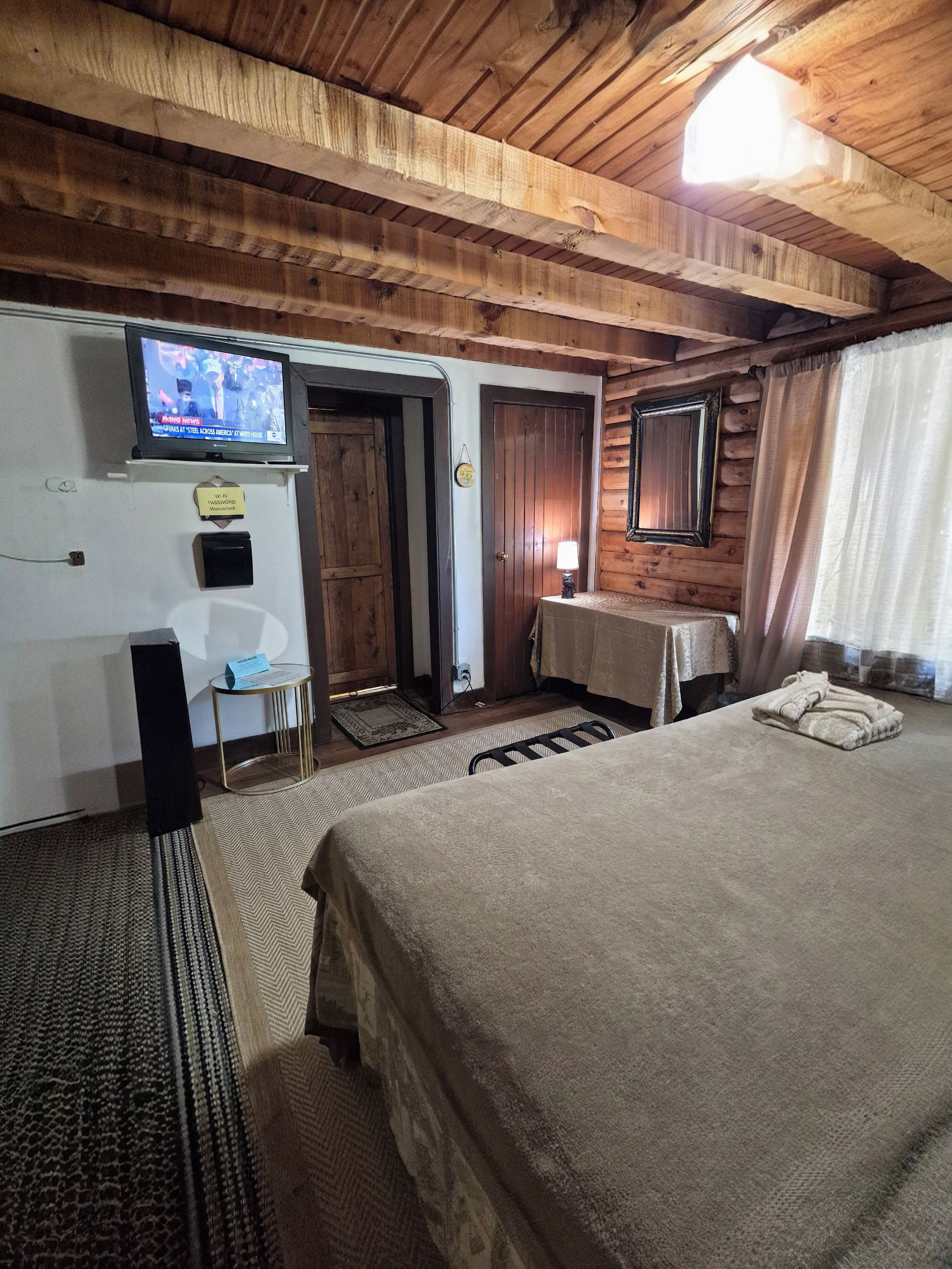 Suite superior | Escritorio, espacio para trabajar con un portátil, cortinas opacas