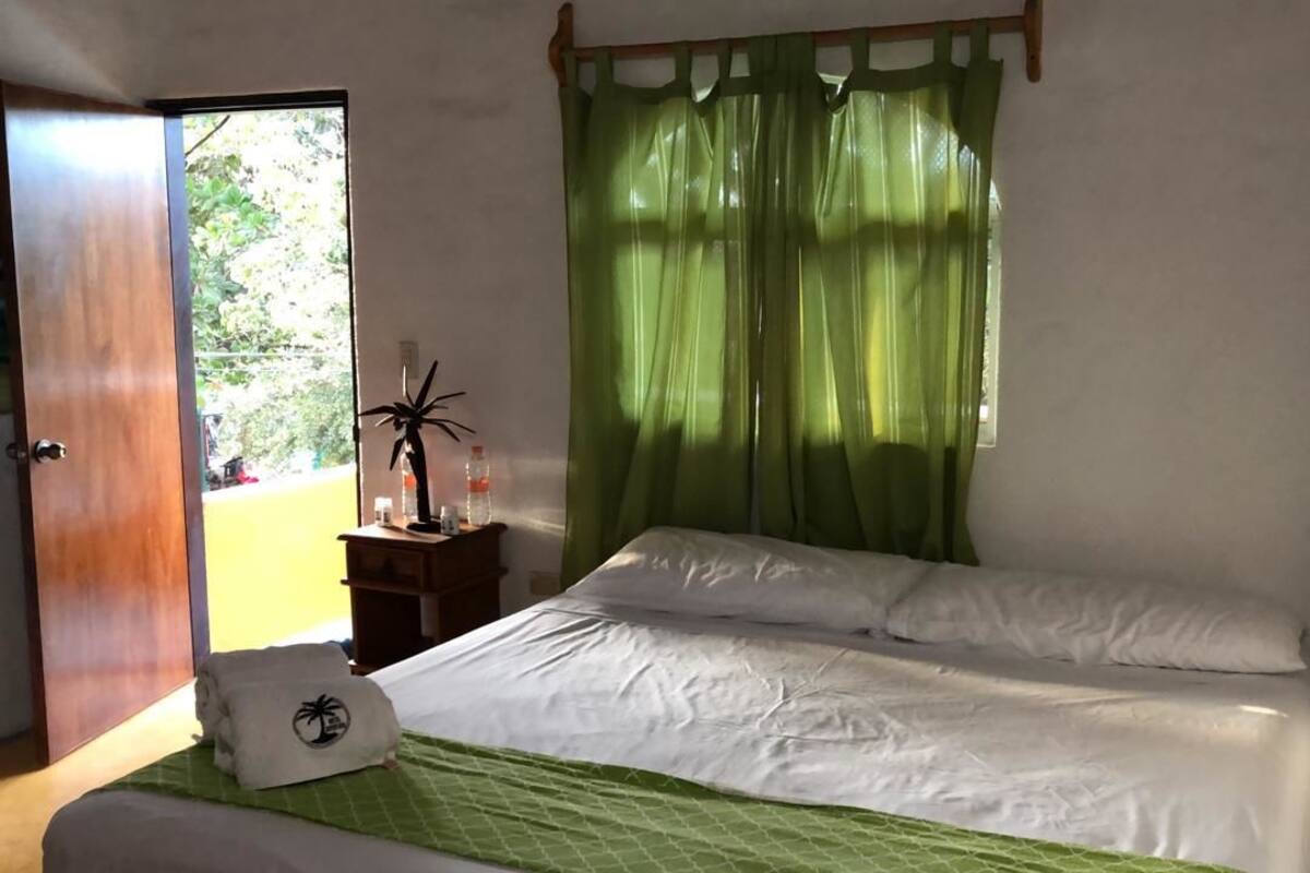 Suite Confort | Cortinas opacas, wifi gratis, ropa de cama