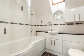 Bathroom - Abbey Villa - Central Boutique House (St. Andrews)