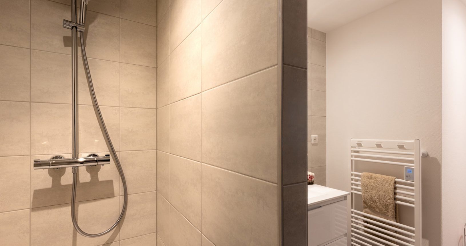 Room (Tourterelles) | Bathroom | Shower, rainfall showerhead, hair dryer, slippers